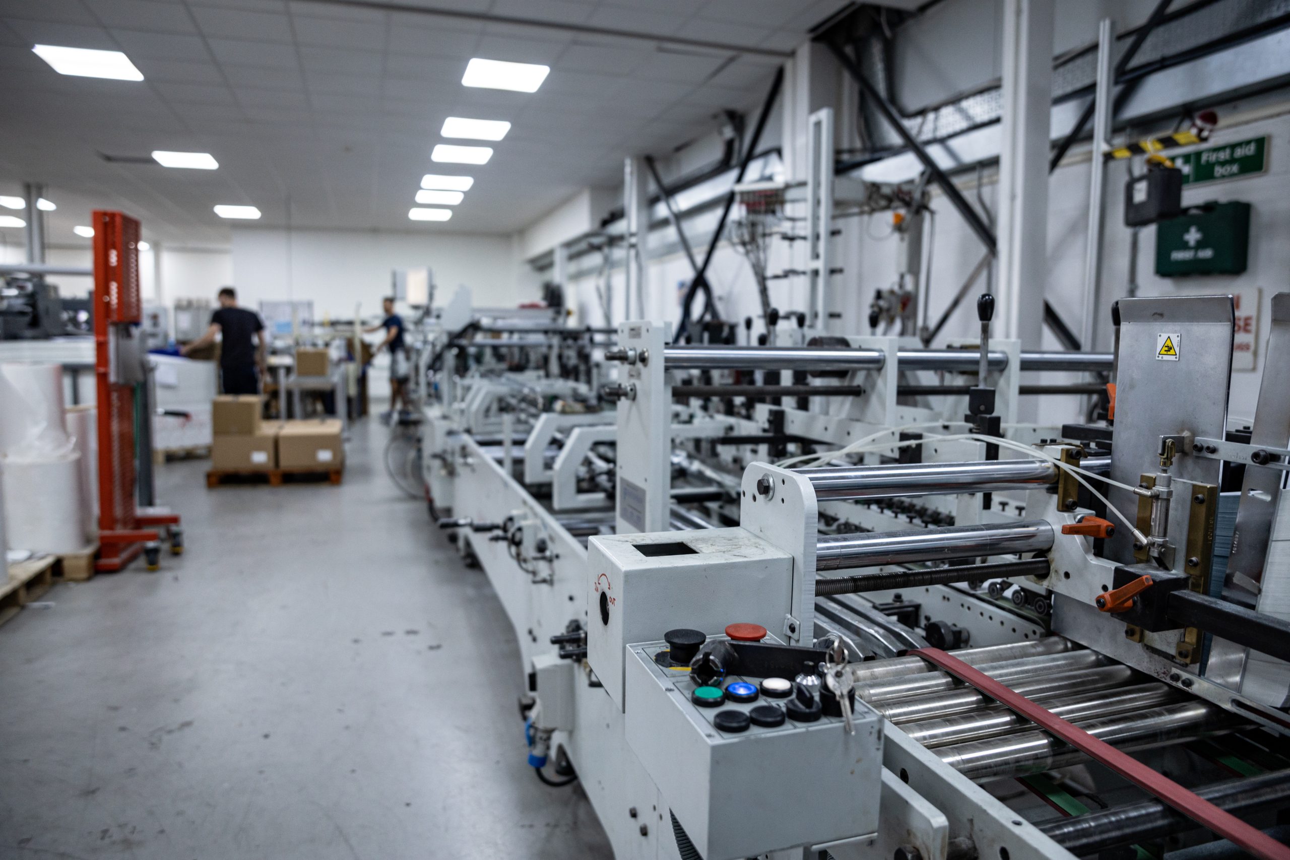Gluing line for packaging construction | packaging design and print.